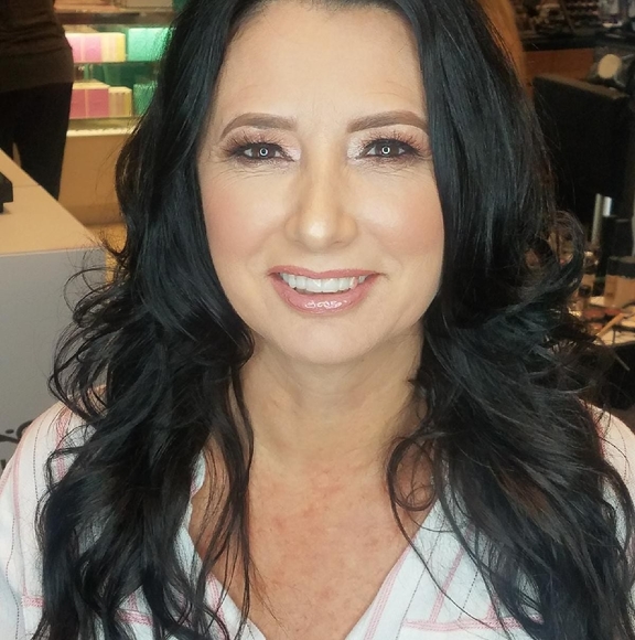 Meet your Posher, Monica - Picture 1 of 1